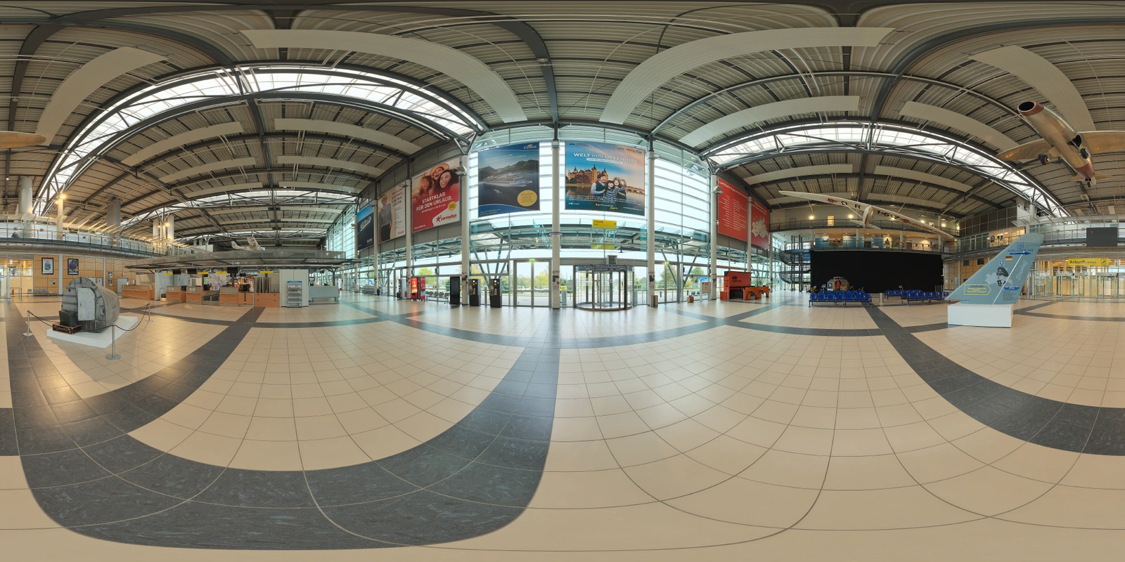 Rostock-Laage Airport_小熊猫超级