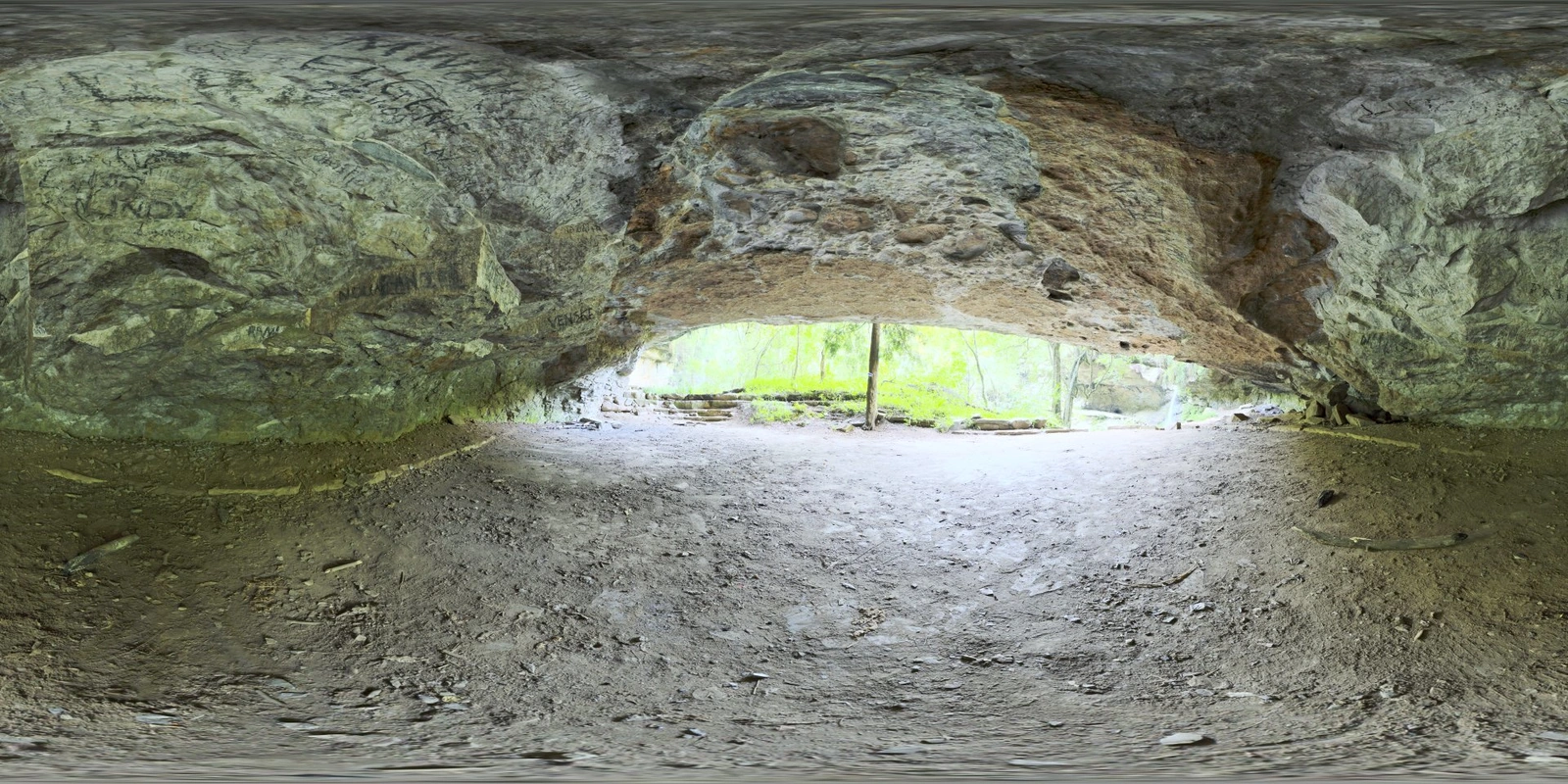 徒步旅行者洞穴_小熊猫超级