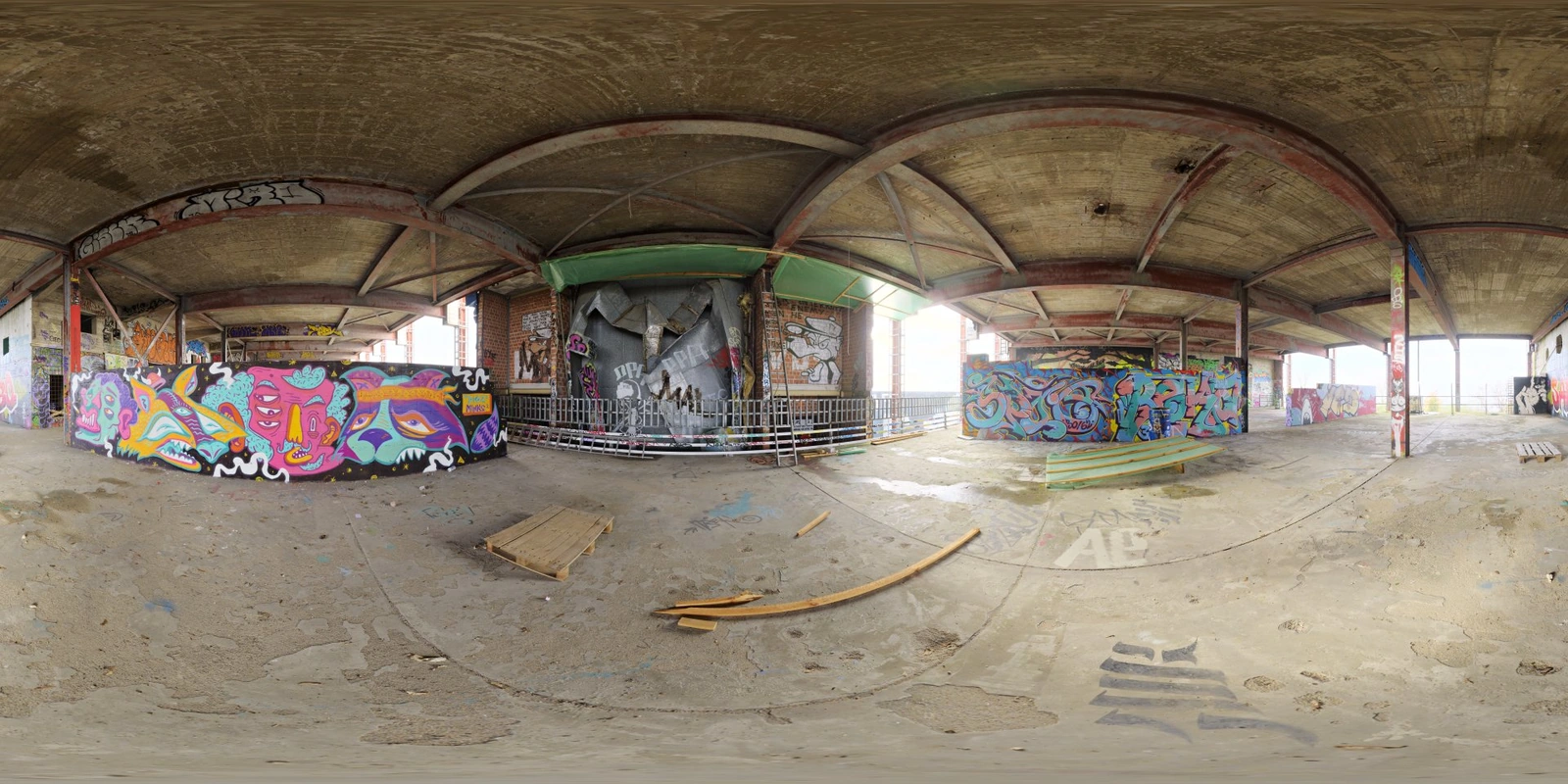 Teufelsberg Inner_小熊猫超级