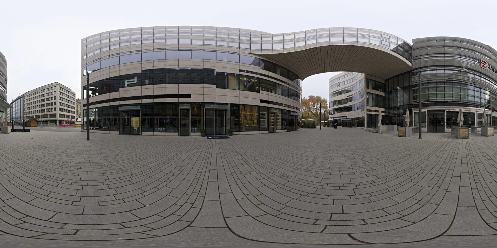 Schadowplatz_小熊猫超级
