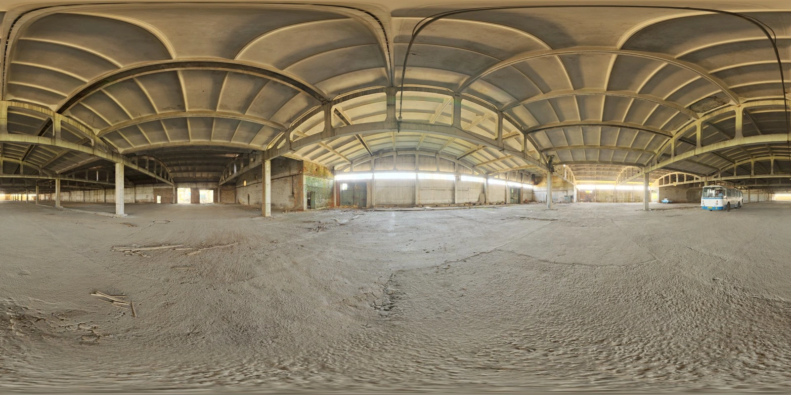Old Bus Depot_小熊猫超级